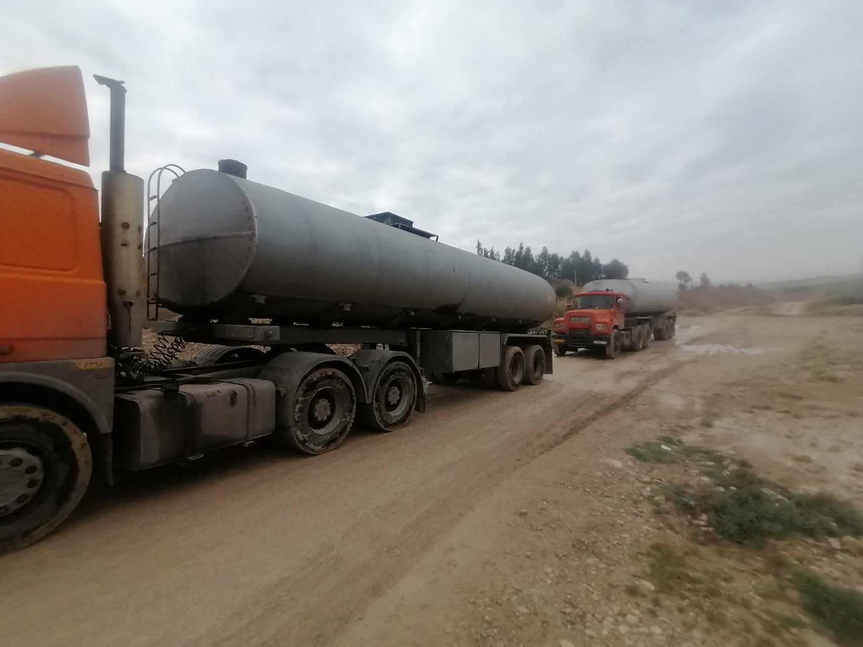 گامی مهم در راستای نهضت آسفالت معابر؛ تخلیه محموله قیر شهرداری جعفرآباد در شرکت ماداکتو