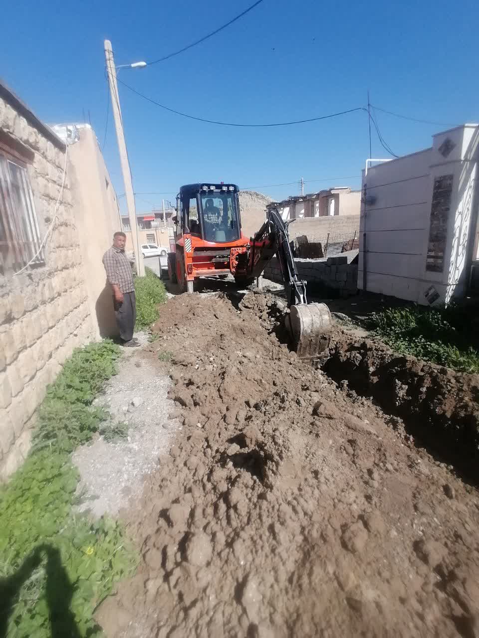 بهسازی شبکه آب‌رسانی؛ تکمیل عملیات حفاری و لوله‌کشی در تعدادی از کوچه‌های جعفرآباد